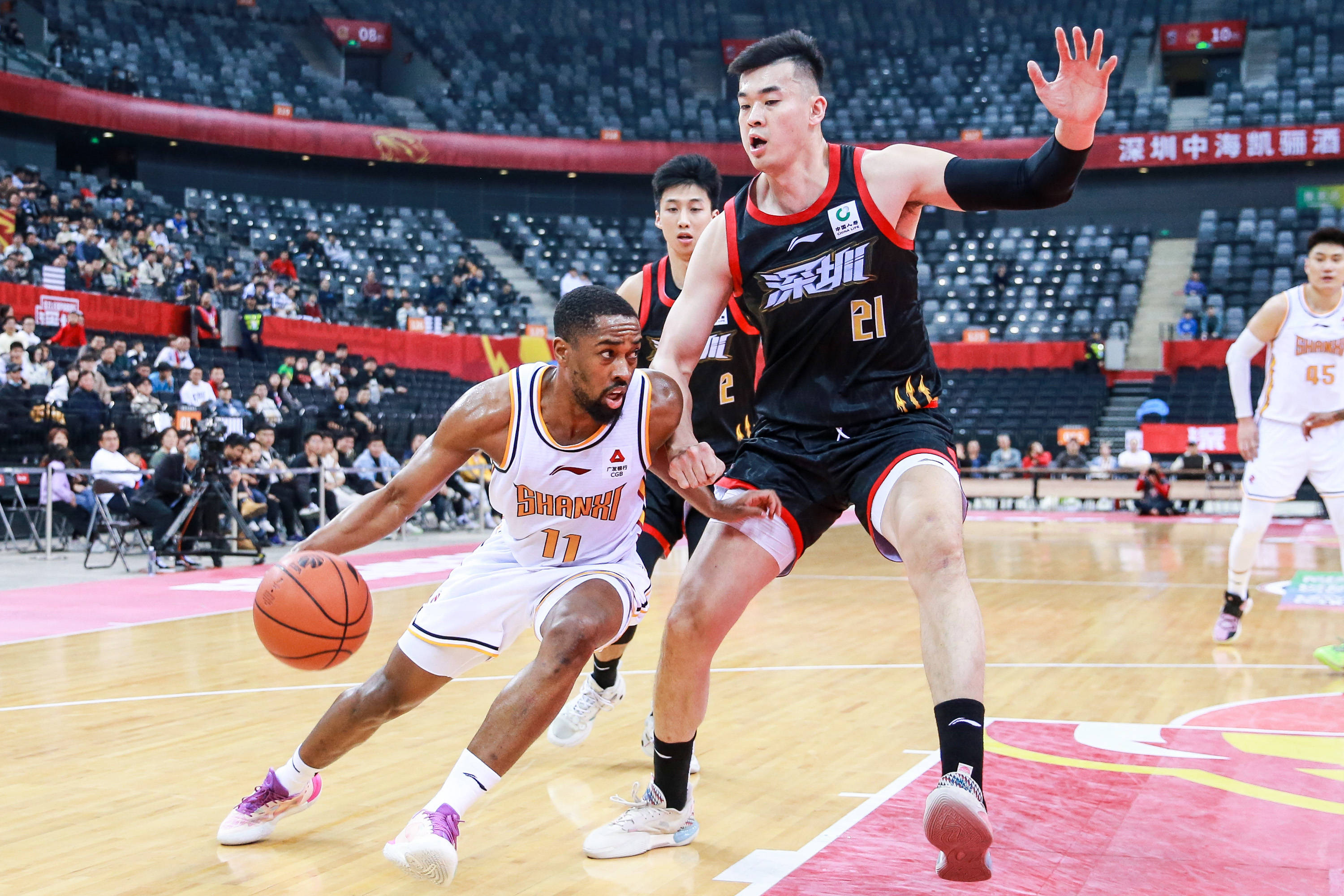 冷调或金属 冷调或金属