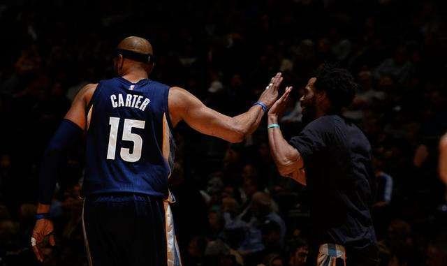 持队形紧凑 持队形紧凑